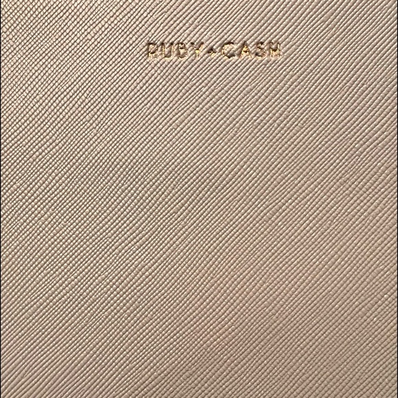 NWT Ruby & Cash Glam Essentials Makeup Bag 9x7 - Picture 4 of 5